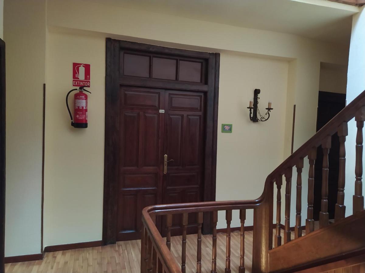 Hostal Urbion Vinuesa Luaran gambar